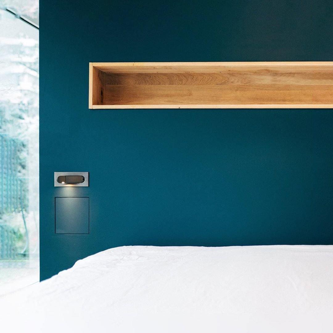 The Quiet Bedside Reading Light