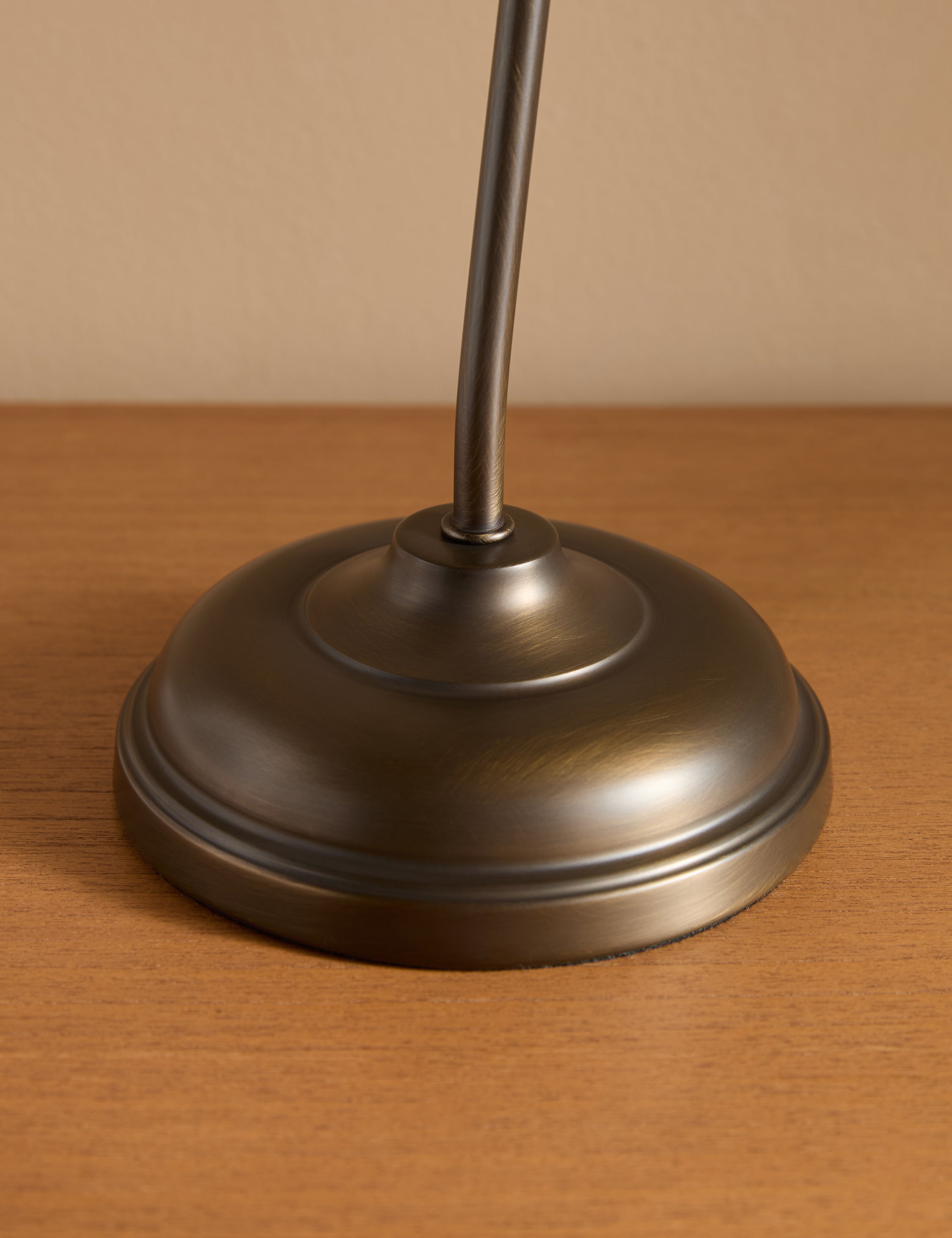 The Quiet Glow Table Lamp