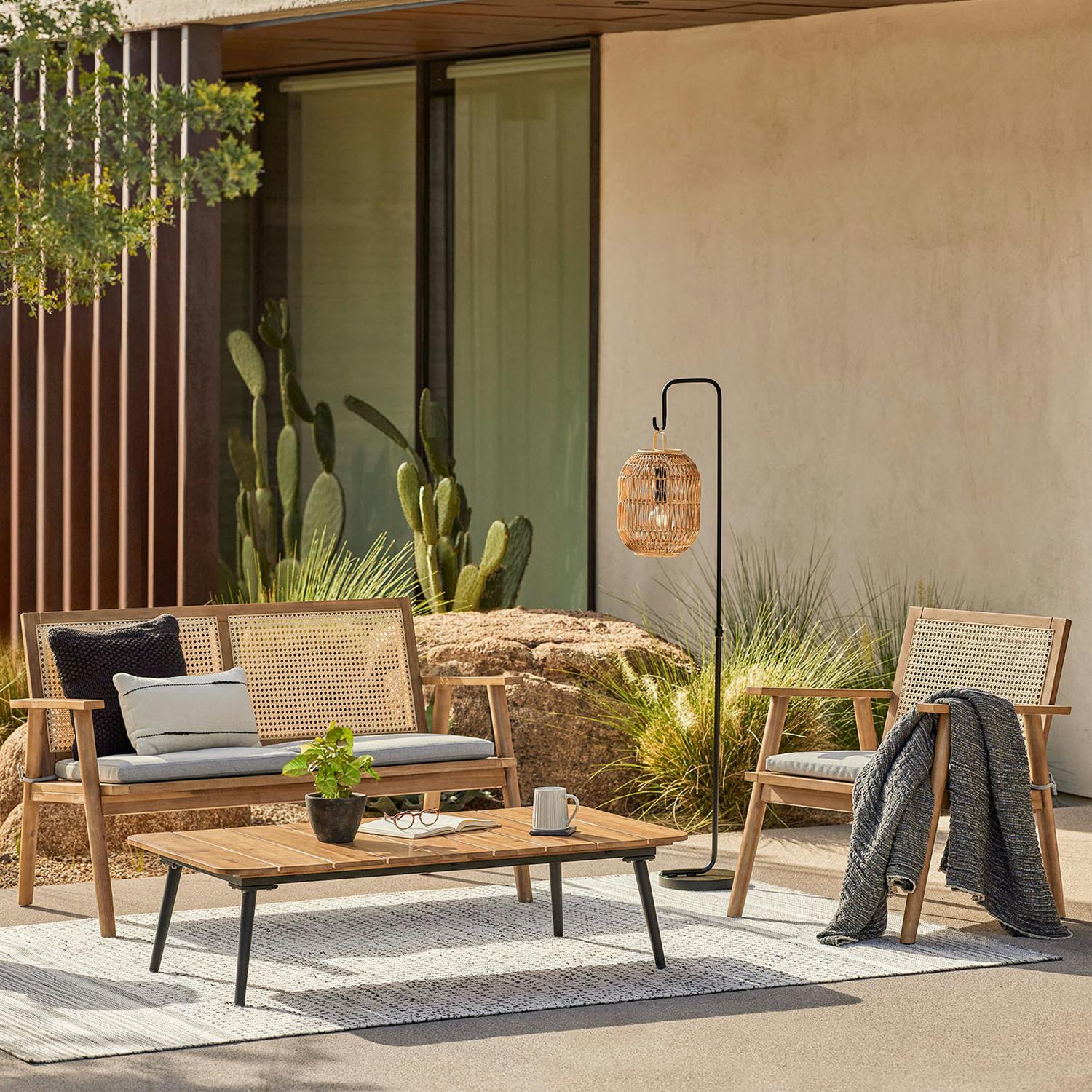 The Cordless Patio Lantern