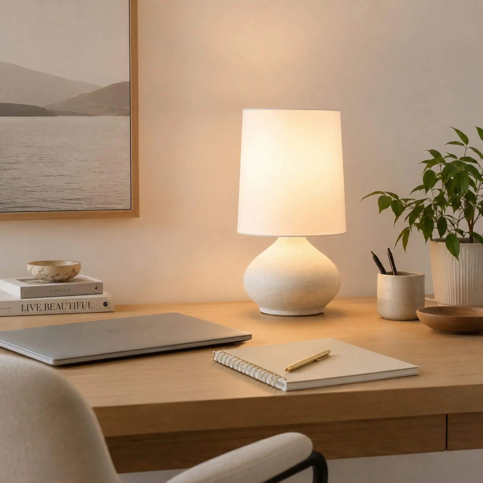 The Quiet Glow Ceramic Lamp