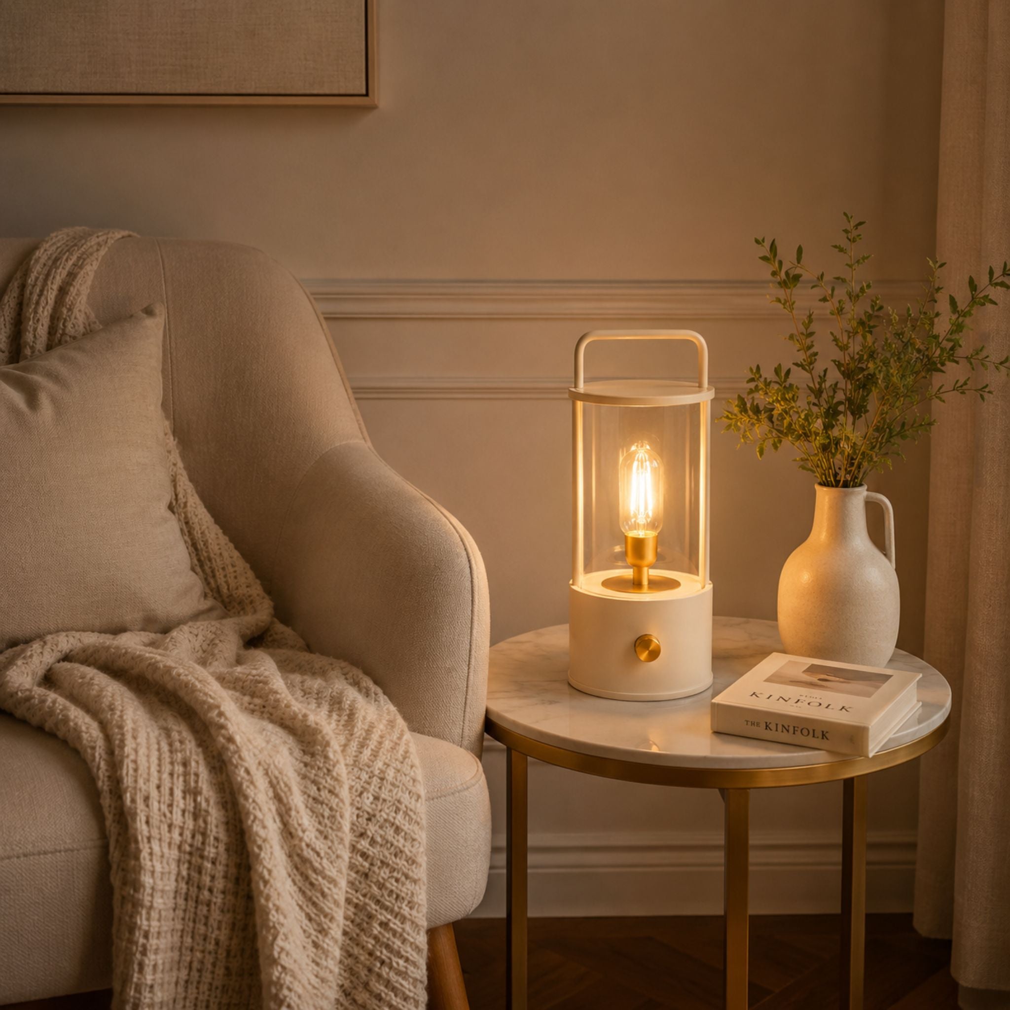 The Obsidian Glow Lamp
