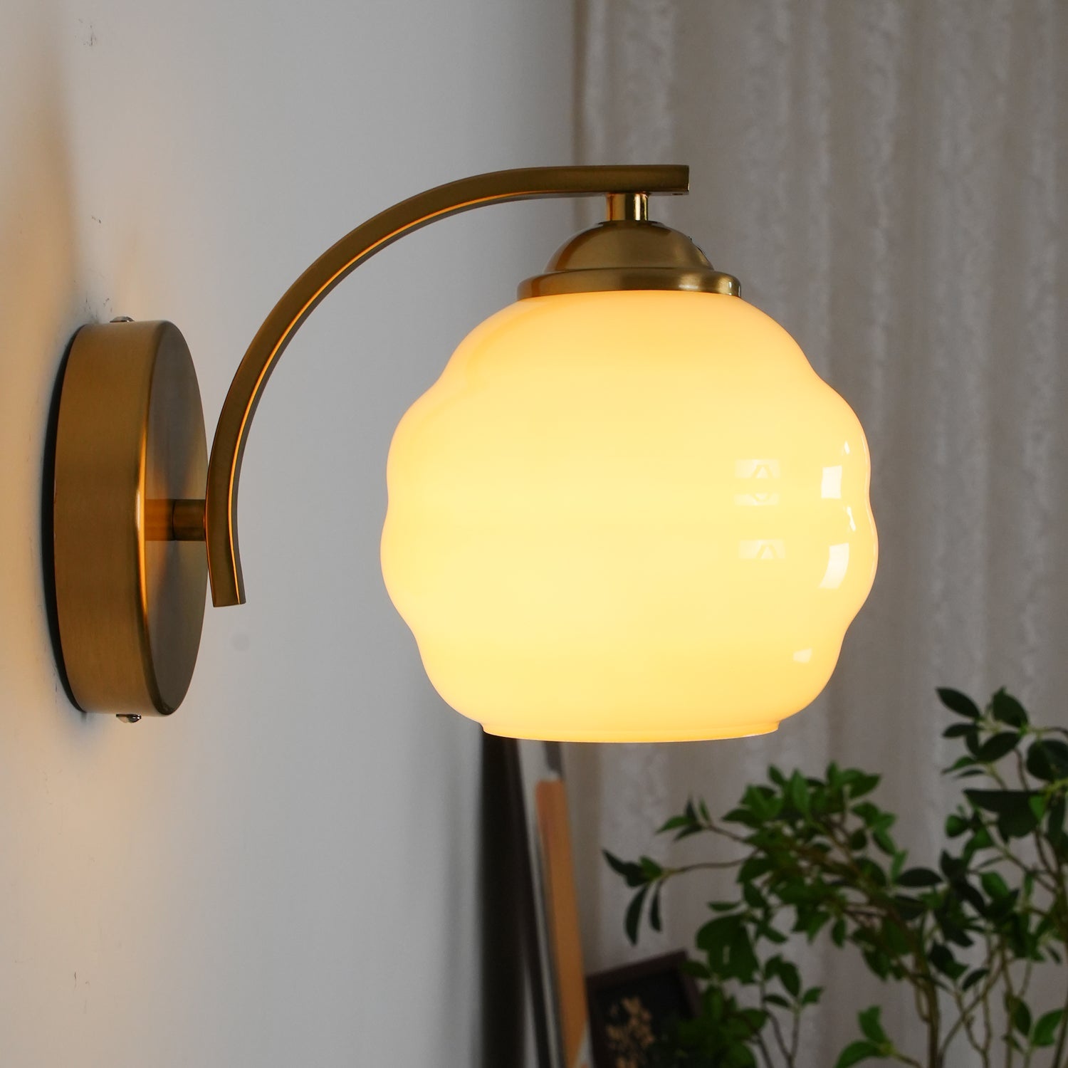 The Vintage Glow Wall Lamp