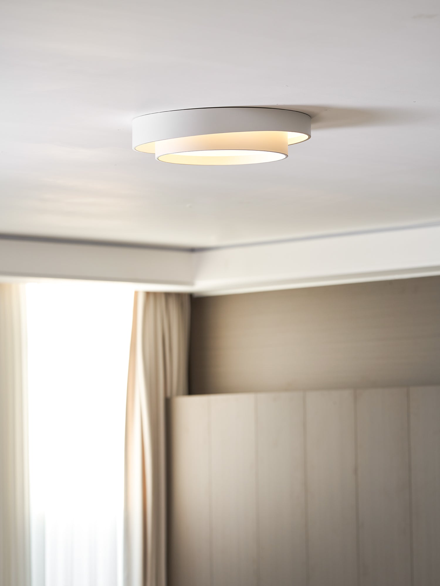 The Quiet Glow Ceiling Lamp